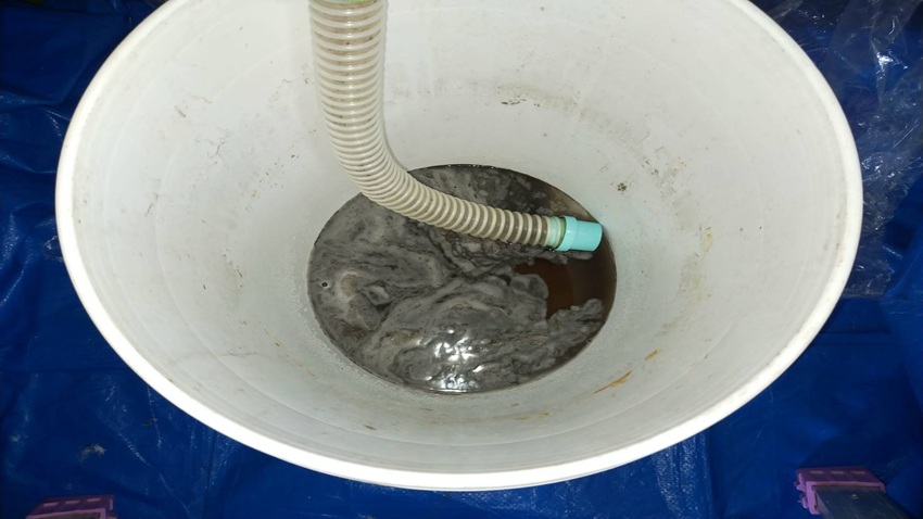 エアコン汚水.jpg